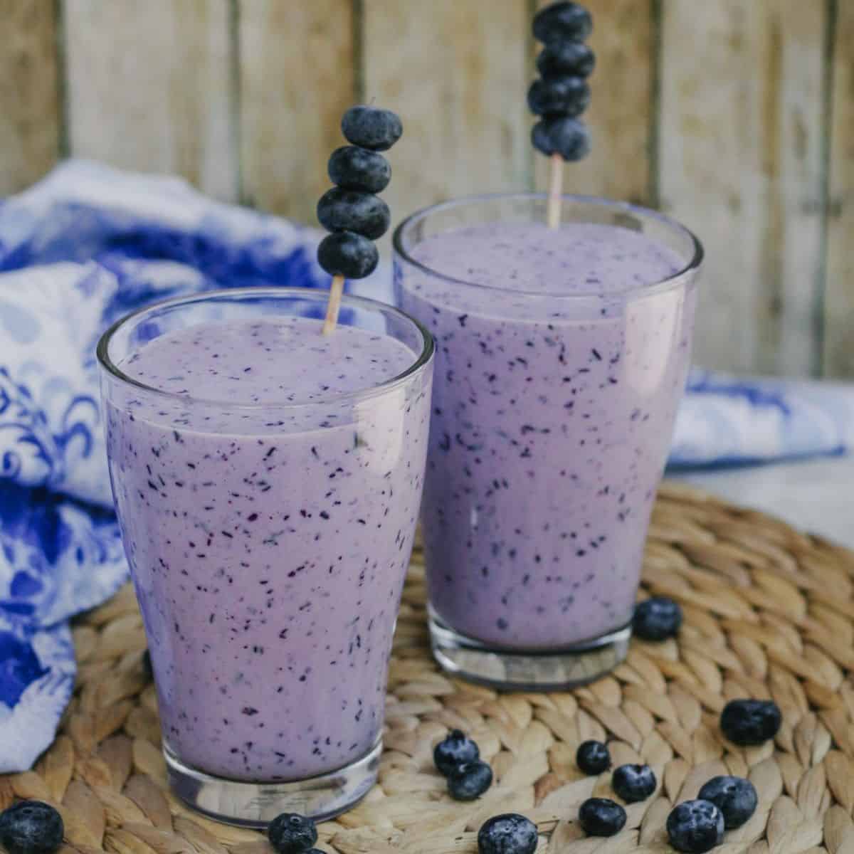 Blueberry Lassi Recipe - The Yummy Palate